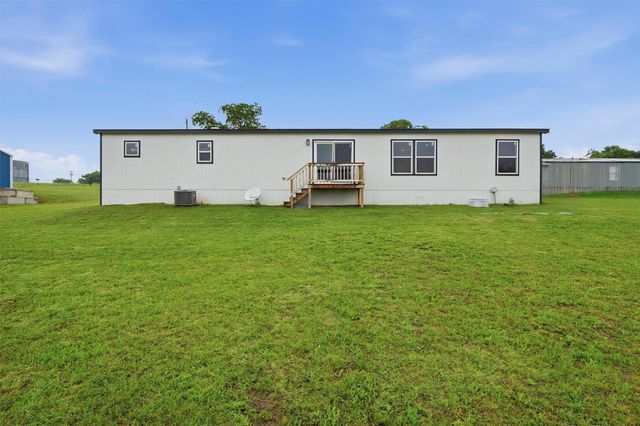587 Kentucky Town Road, Whitewright, TX 75491