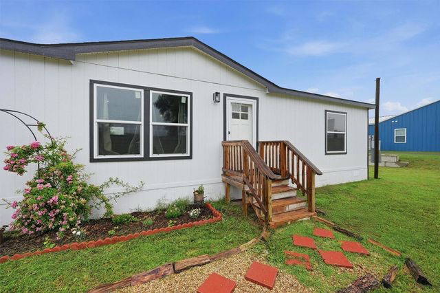 587 Kentucky Town Road, Whitewright, TX 75491
