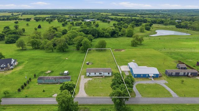 587 Kentucky Town Road, Whitewright, TX 75491