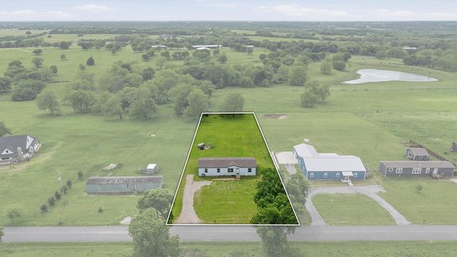 587 Kentucky Town Road, Whitewright, TX 75491