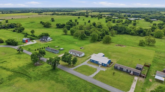 587 Kentucky Town Road, Whitewright, TX 75491