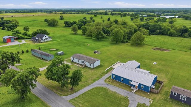 587 Kentucky Town Road, Whitewright, TX 75491