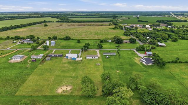 587 Kentucky Town Road, Whitewright, TX 75491