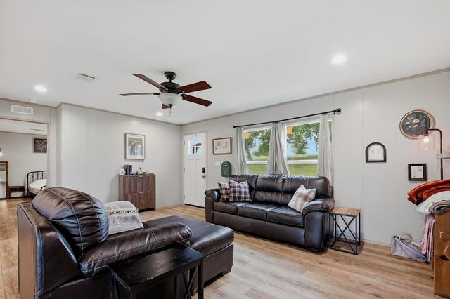 587 Kentucky Town Road, Whitewright, TX 75491