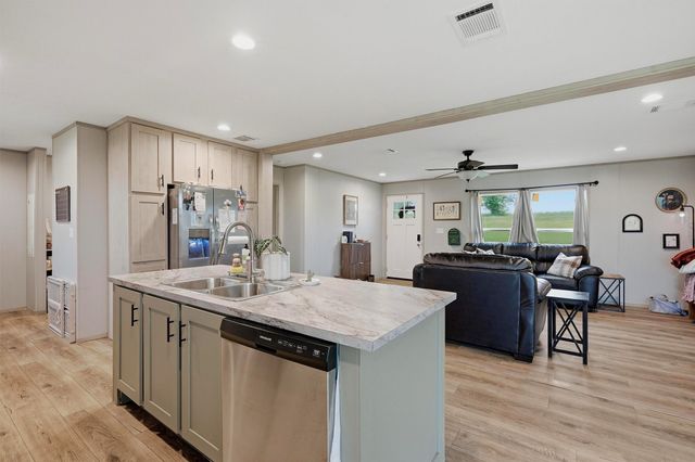 587 Kentucky Town Road, Whitewright, TX 75491
