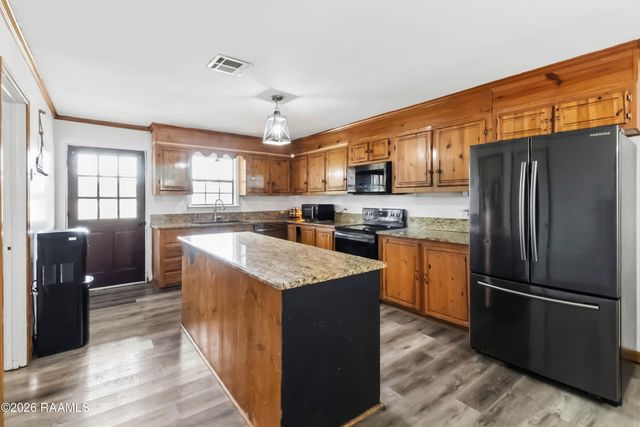 1247 Declouet Highway, Breaux Bridge, LA 70517