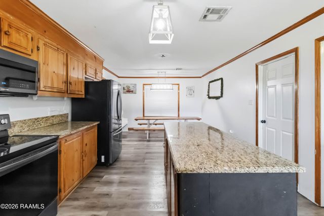 1247 Declouet Highway, Breaux Bridge, LA 70517