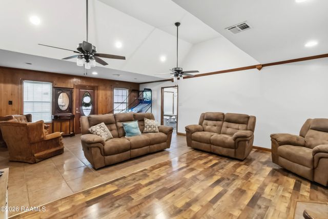 1247 Declouet Highway, Breaux Bridge, LA 70517