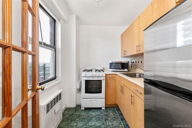 42-55 Colden Street 15J, Flushing, NY 11355