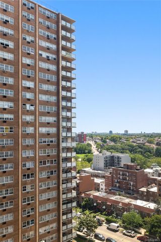 42-55 Colden Street 15J, Flushing, NY 11355