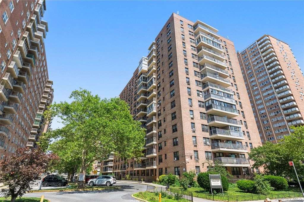 42-55 Colden Street 15J, Flushing, NY 11355
