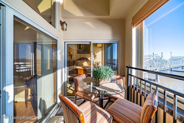 1 Riverpointe Plaza, 1112, Jeffersonville, IN 47130