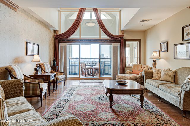 1 Riverpointe Plaza, 1112, Jeffersonville, IN 47130