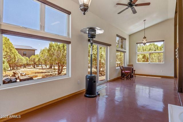 2335 Voyager Circle, Overgaard, AZ 85933