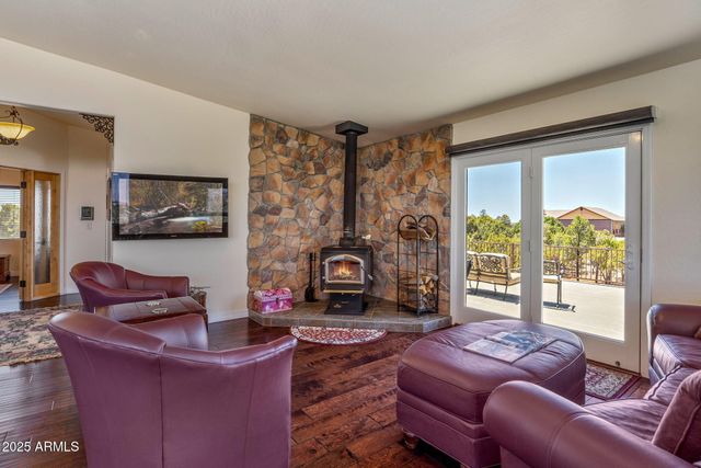 2335 Voyager Circle, Overgaard, AZ 85933