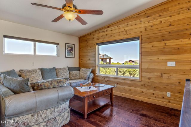 2335 Voyager Circle, Overgaard, AZ 85933