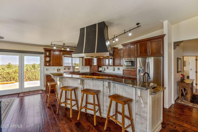 2335 Voyager Circle, Overgaard, AZ 85933