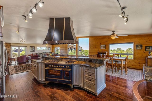 2335 Voyager Circle, Overgaard, AZ 85933