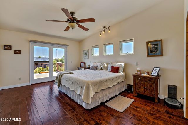 2335 Voyager Circle, Overgaard, AZ 85933