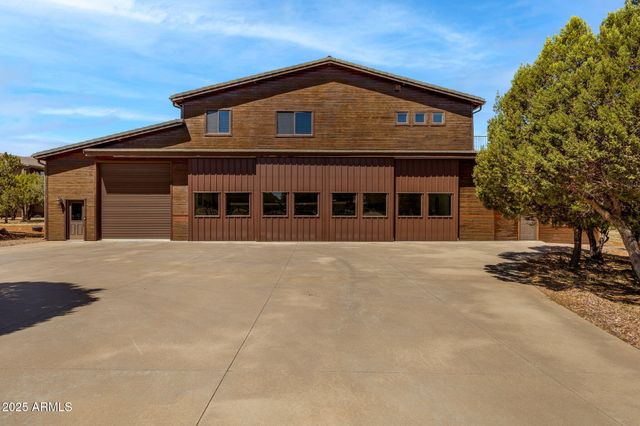 2335 Voyager Circle, Overgaard, AZ 85933