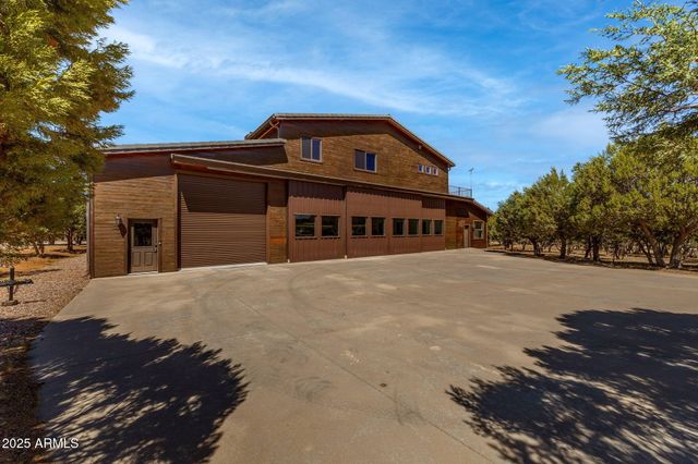 2335 Voyager Circle, Overgaard, AZ 85933