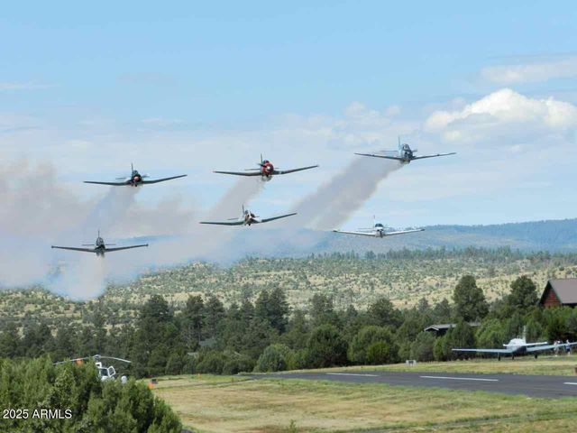 2335 Voyager Circle, Overgaard, AZ 85933