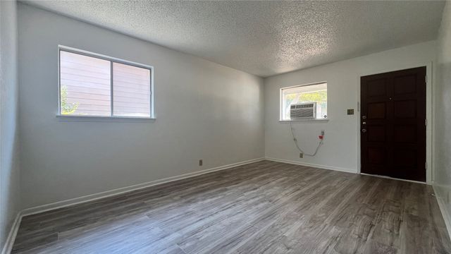 5429 Farnsworth Avenue, Fort Worth, TX 76107