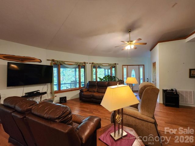6034 Lookout Heights Drive, Claremont, NC 28610
