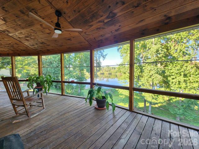6034 Lookout Heights Drive, Claremont, NC 28610