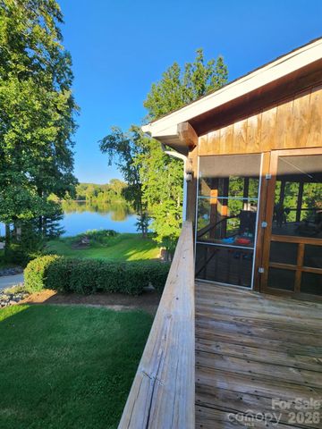6034 Lookout Heights Drive, Claremont, NC 28610