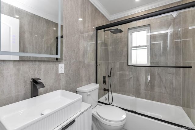 9 Tulip Lane, Port Washington, NY 11050