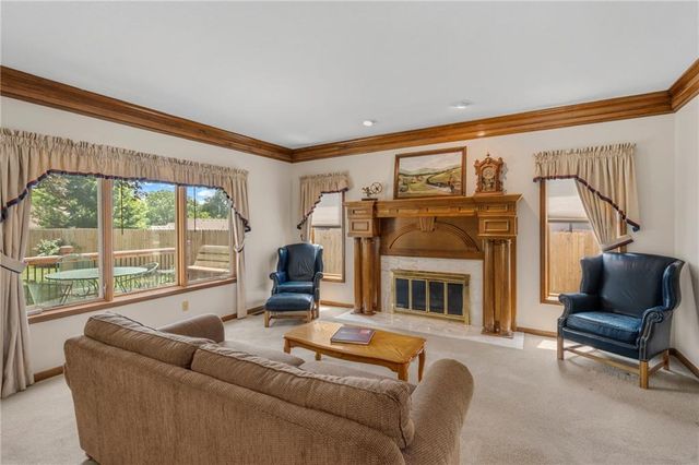 1305 NE Offshore Court, Blue Springs, MO 64014