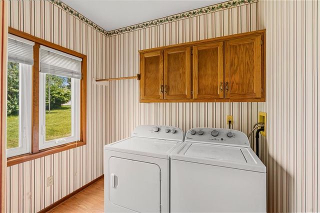 1305 NE Offshore Court, Blue Springs, MO 64014