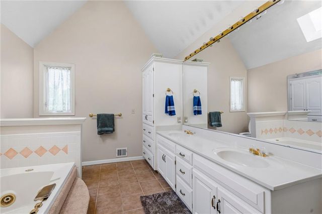 1305 NE Offshore Court, Blue Springs, MO 64014