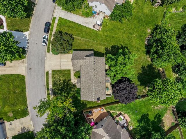 1305 NE Offshore Court, Blue Springs, MO 64014