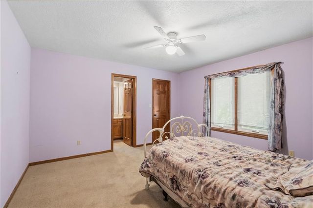 1305 NE Offshore Court, Blue Springs, MO 64014