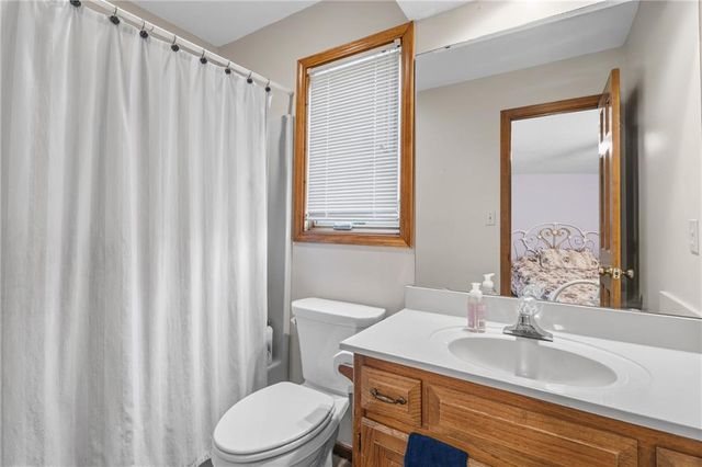 1305 NE Offshore Court, Blue Springs, MO 64014