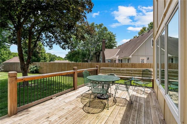 1305 NE Offshore Court, Blue Springs, MO 64014