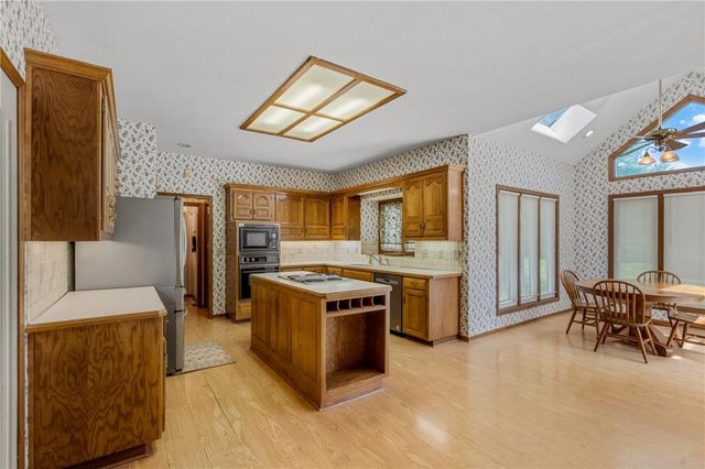 1305 NE Offshore Court, Blue Springs, MO 64014