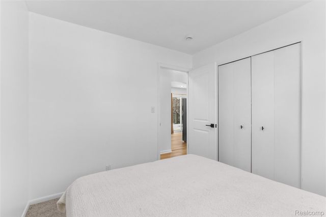 21356 Ithaca Avenue, Ferndale, MI 48220