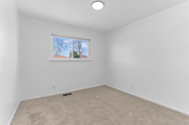 21356 Ithaca Avenue, Ferndale, MI 48220