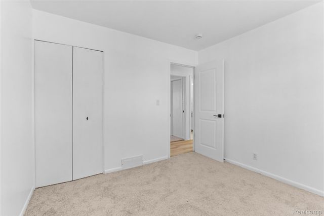 21356 Ithaca Avenue, Ferndale, MI 48220