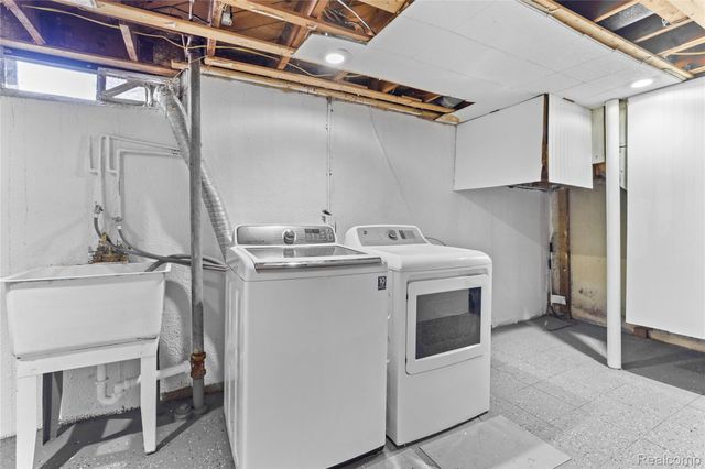 21356 Ithaca Avenue, Ferndale, MI 48220