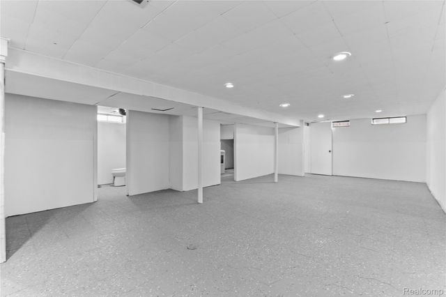 21356 Ithaca Avenue, Ferndale, MI 48220