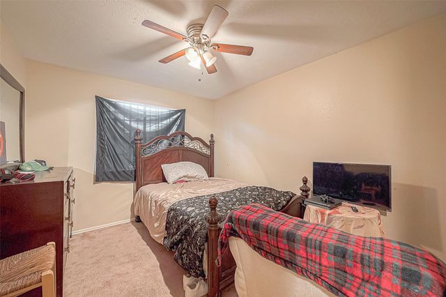 944 Dewalt Street, Houston, TX 77088