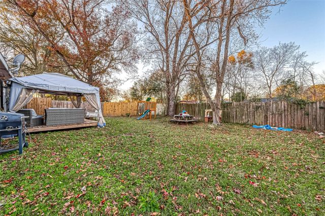 944 Dewalt Street, Houston, TX 77088