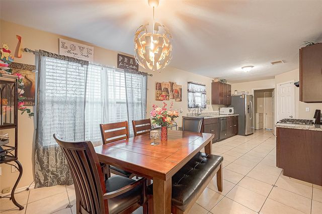 944 Dewalt Street, Houston, TX 77088