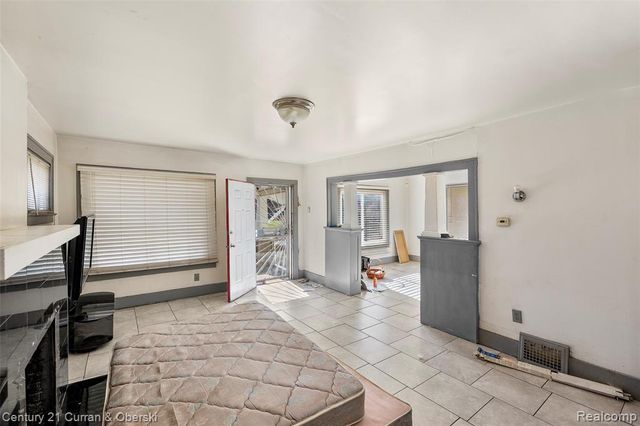 256 W Montana Street, Detroit, MI 48203