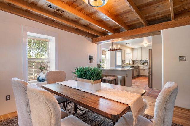 1801 Calle Pequeno NW, Albuquerque, NM 87107