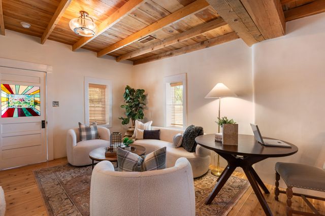 1801 Calle Pequeno NW, Albuquerque, NM 87107